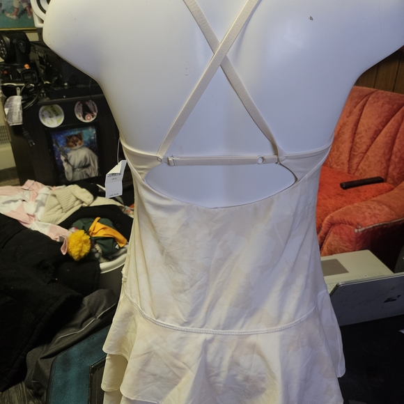 Chic Cream Women's Chemise - Picture 4 of 4
